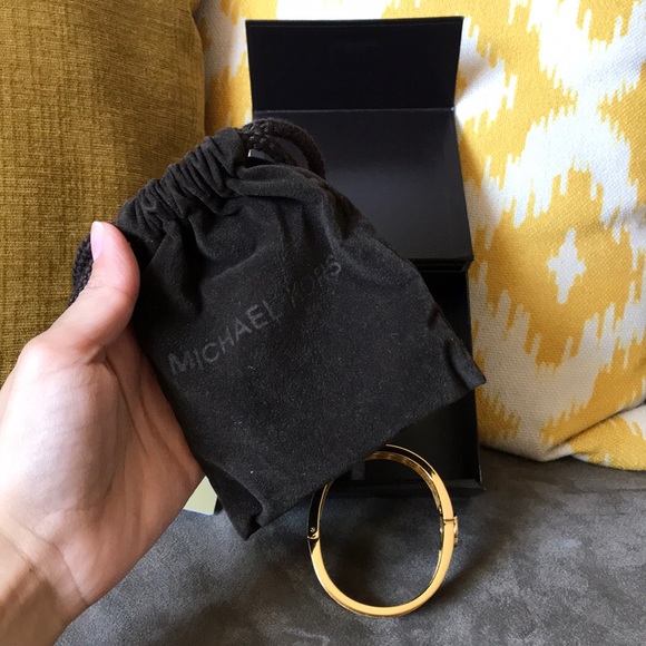 ✨Michael Kors Gold Bracelet✨ - Picture 5 of 7